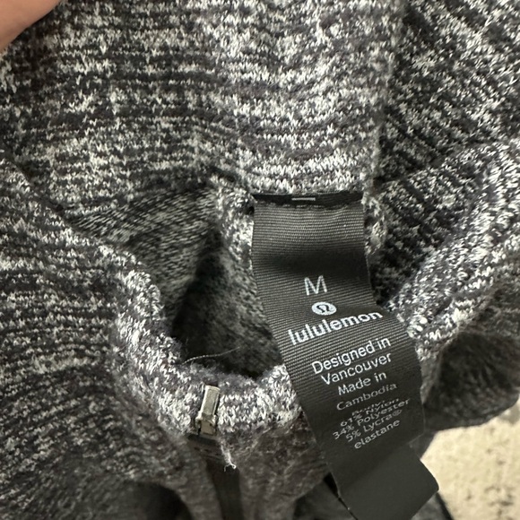 Lululemon Men’s Surge Warm Full Zip Hooded Jacket Size Medium - Picture 4 of 5